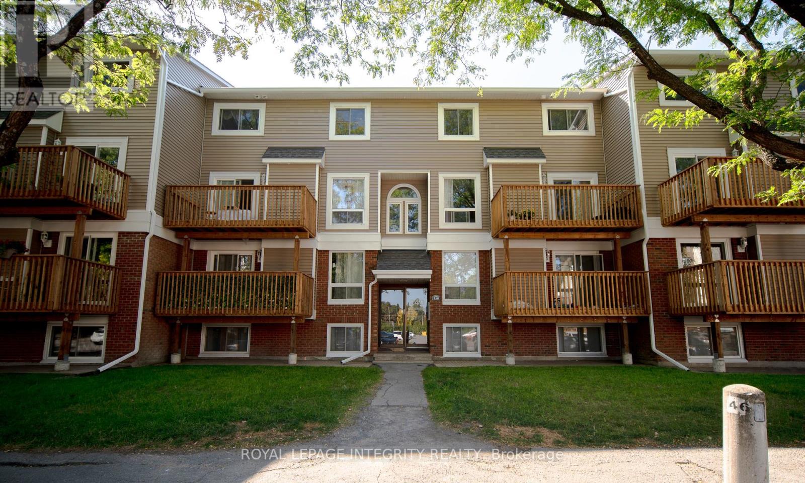 8 - 240 Fenerty Court