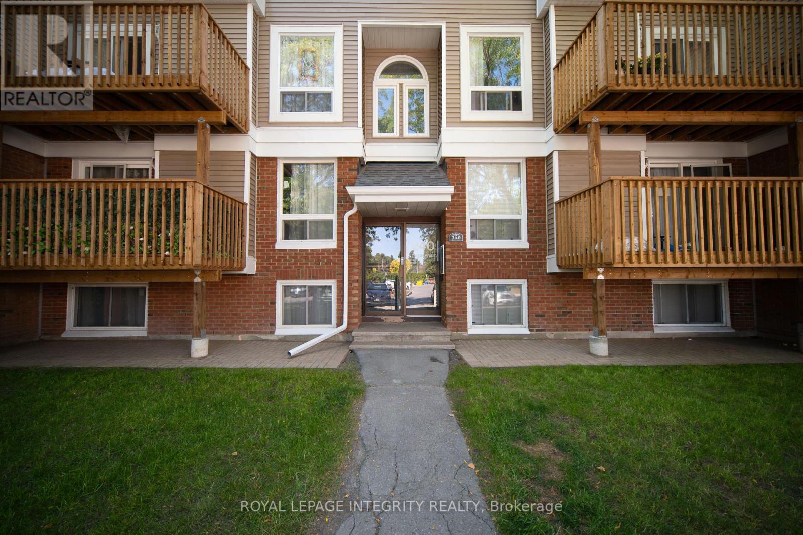 8 - 240 Fenerty Court