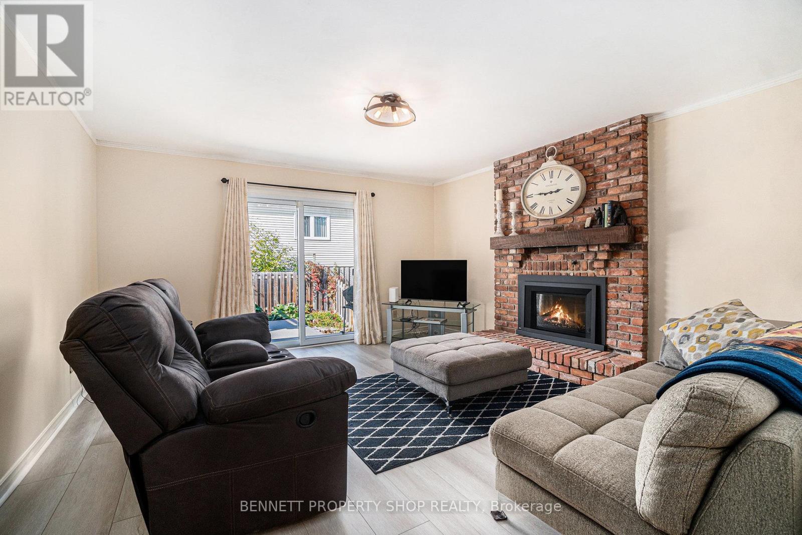 21 Pattermead Crescent
