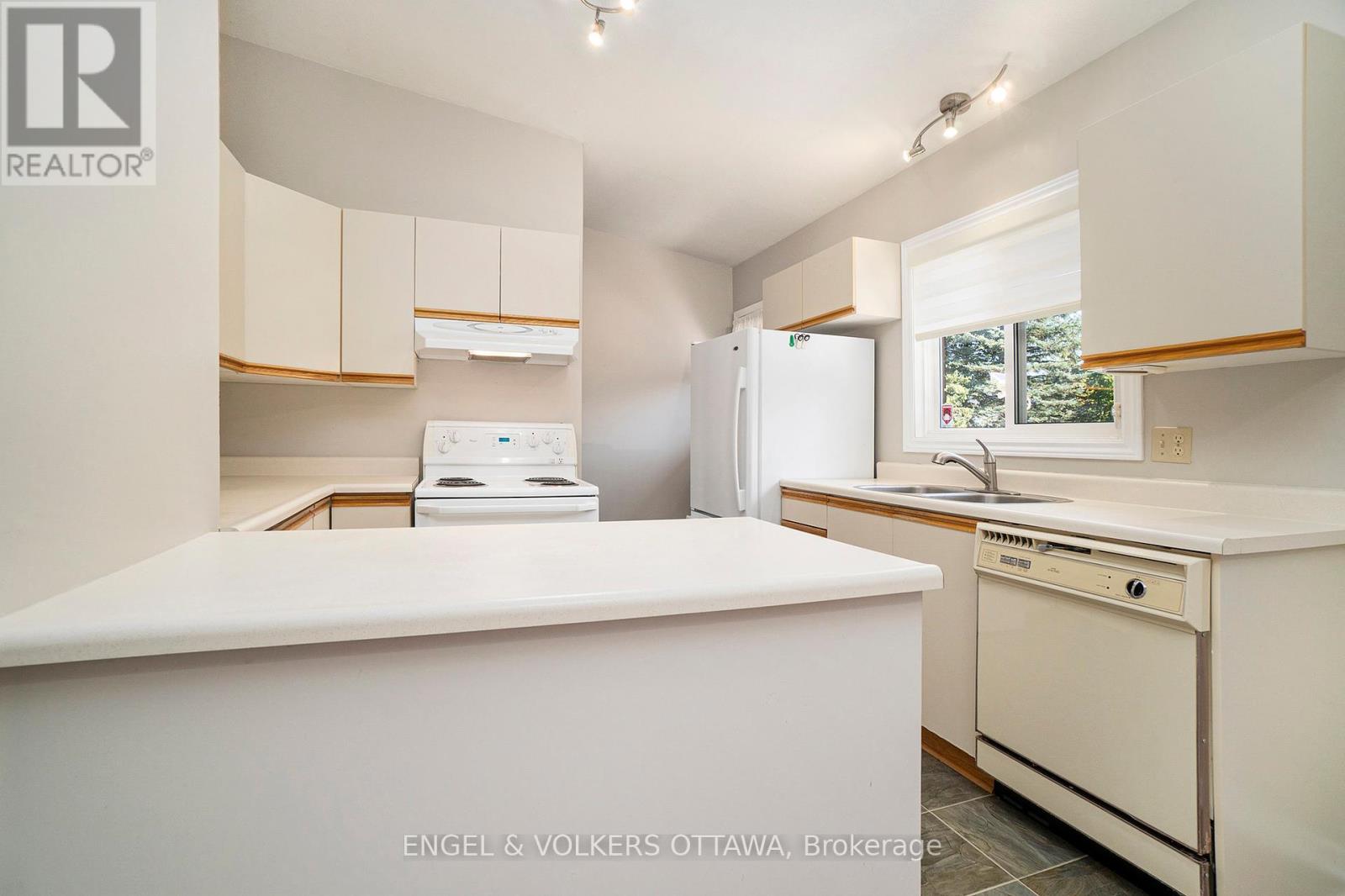 258 Herrick Drive, Rr#1, Arnprior Drive