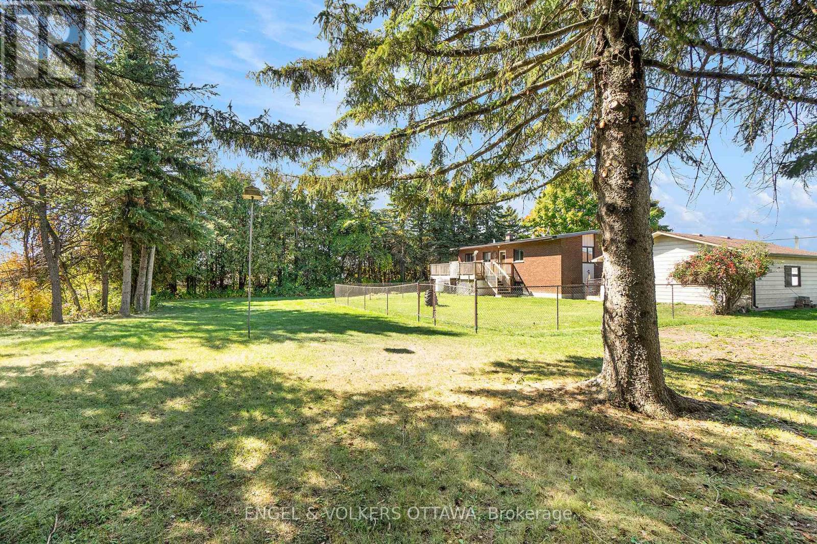258 Herrick Drive, Rr#1, Arnprior Drive