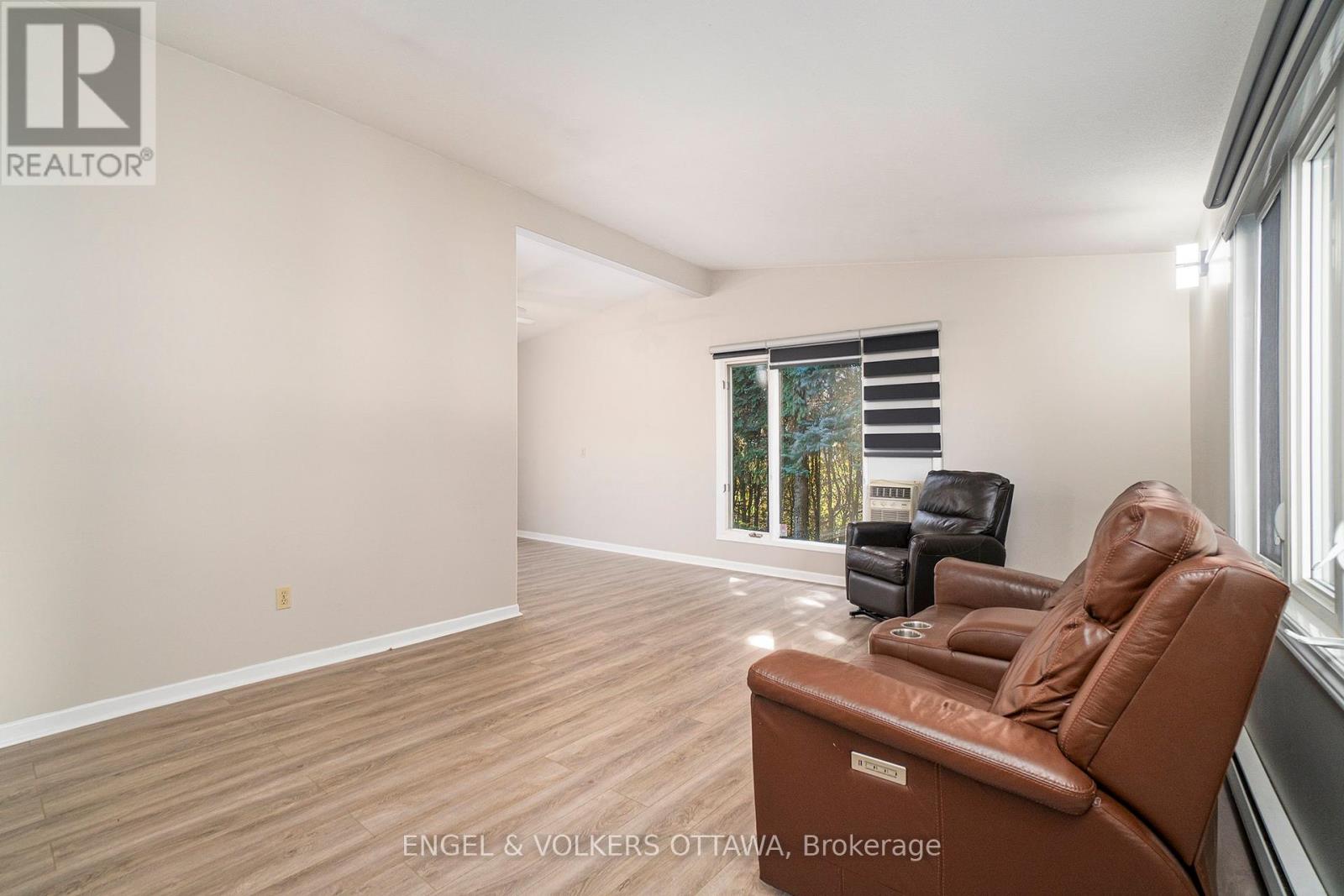 258 Herrick Drive, Rr#1, Arnprior Drive