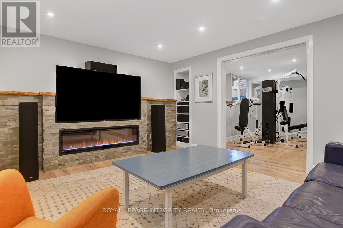 165 Saltspring Private