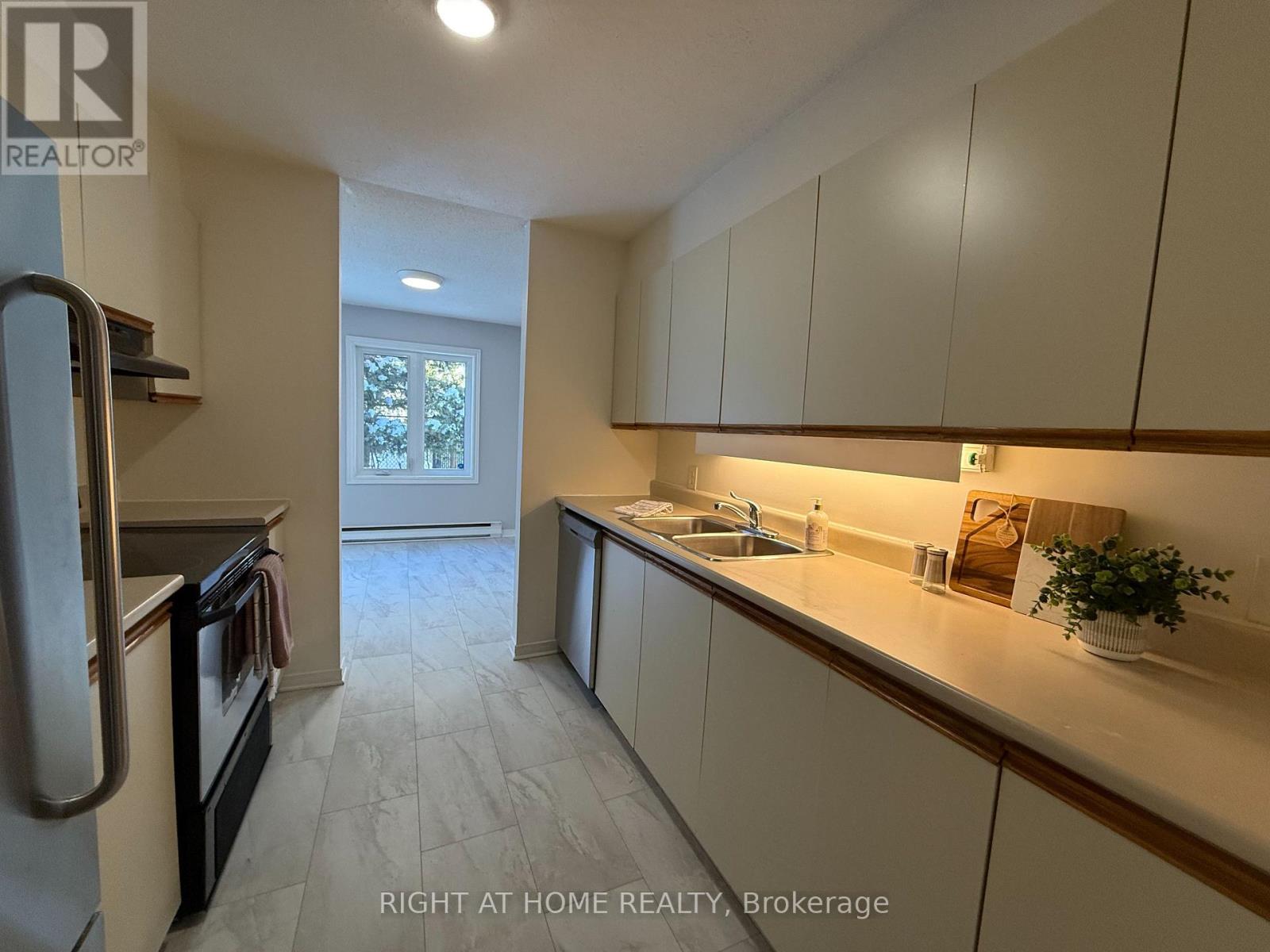 E - 1033 Cummings Avenue