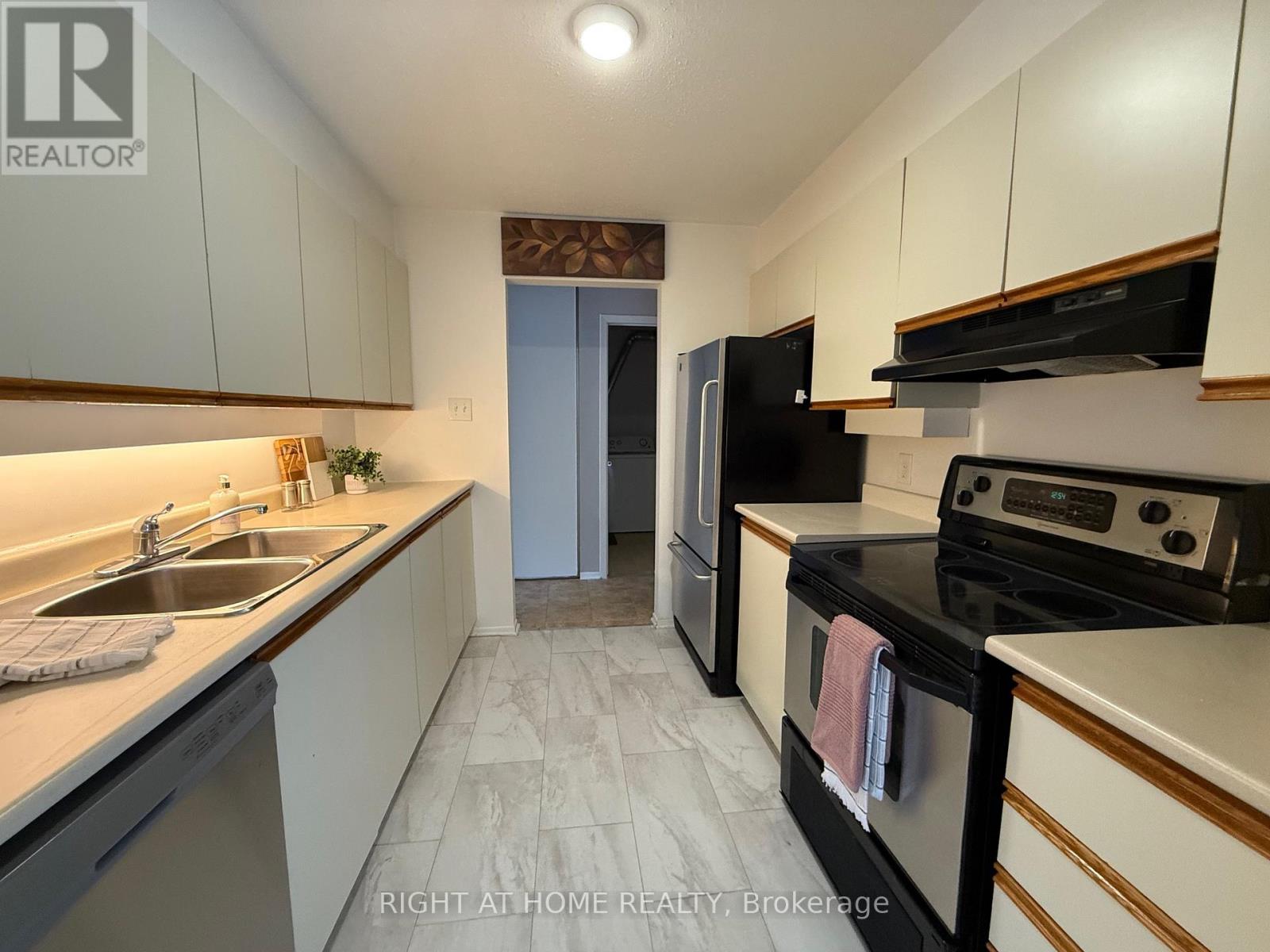 E - 1033 Cummings Avenue