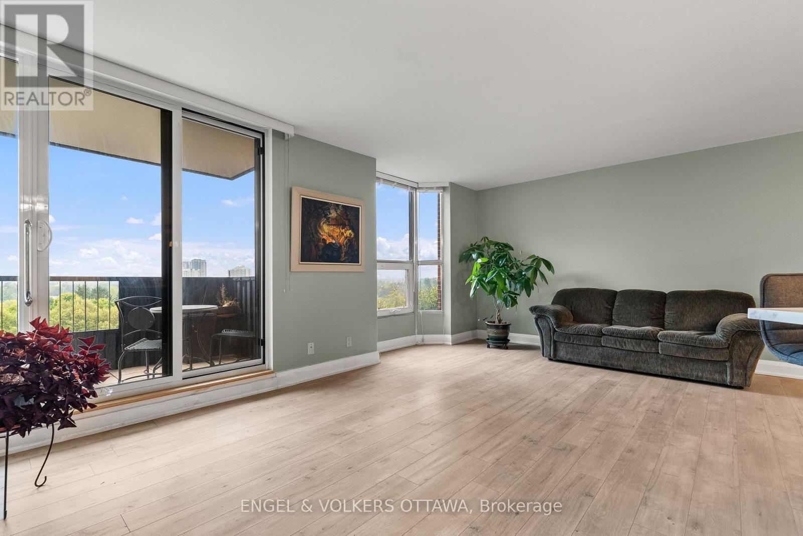 1006 - 2951 Riverside Drive