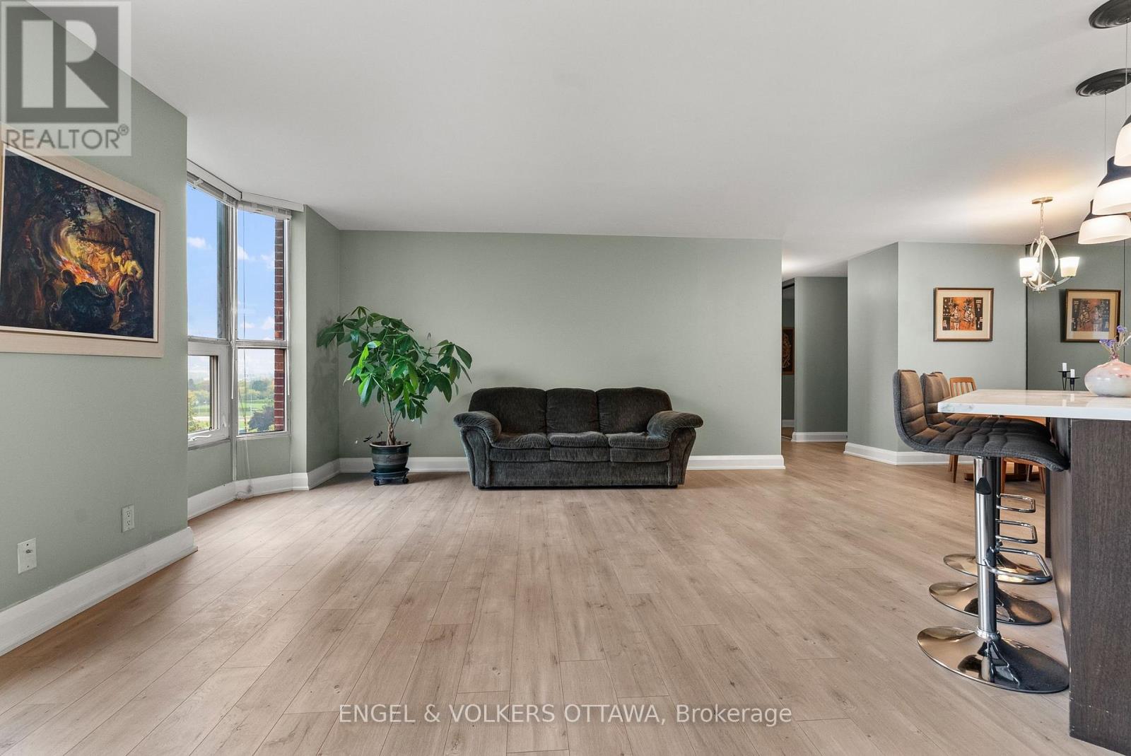 1006 - 2951 Riverside Drive