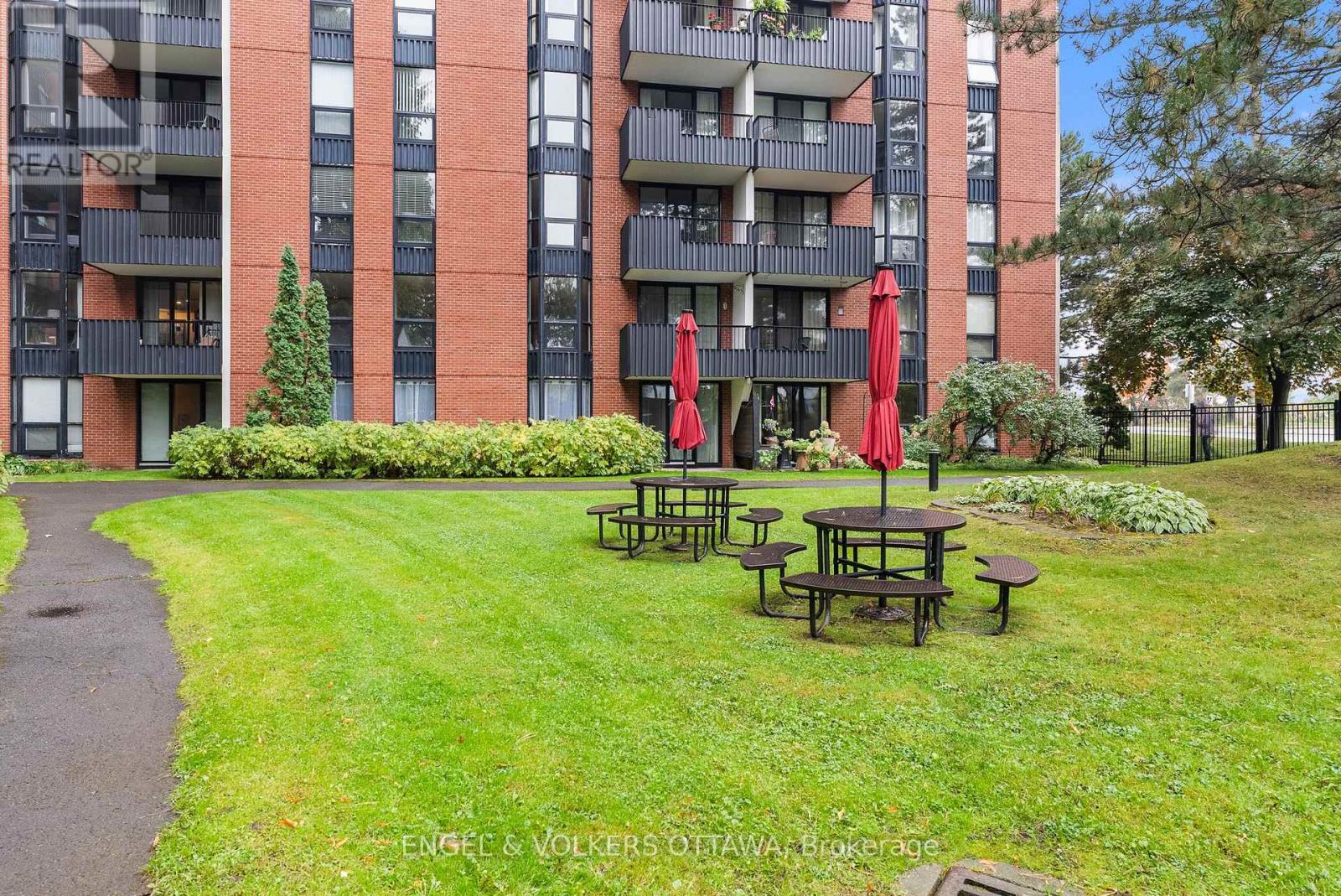 1006 - 2951 Riverside Drive
