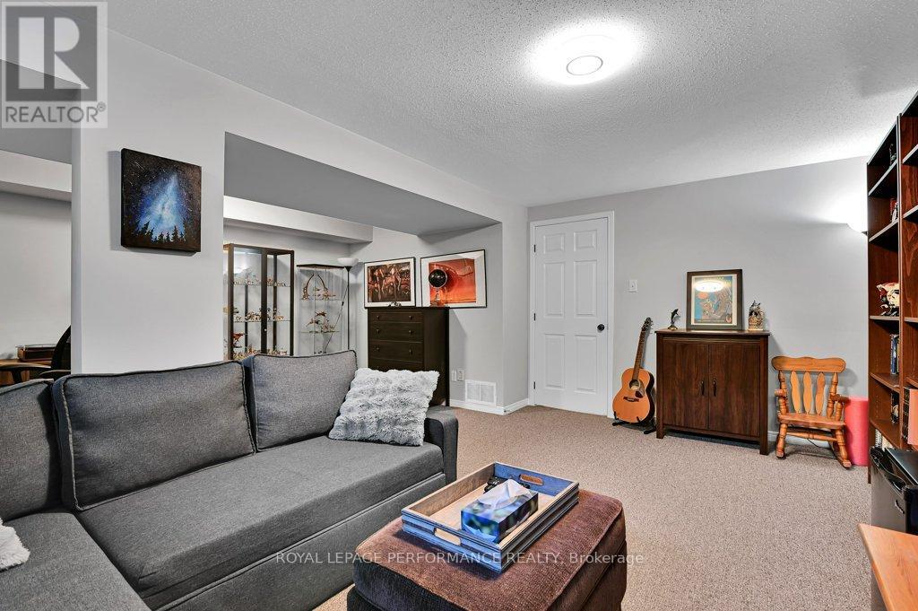32 Cargrove Private