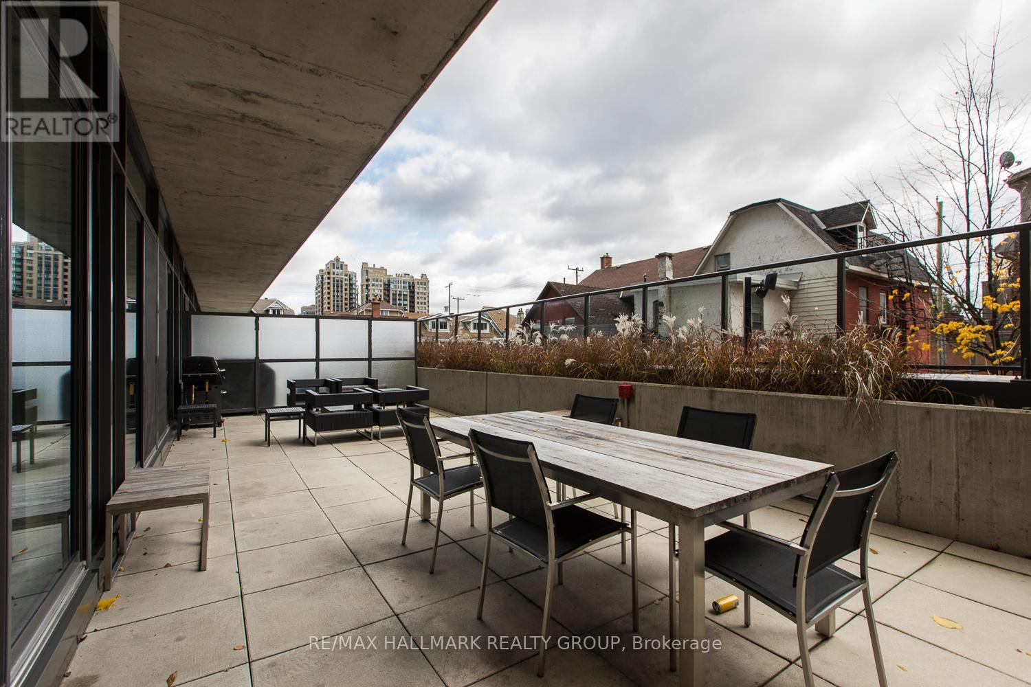 1602 - 224 Lyon Street N