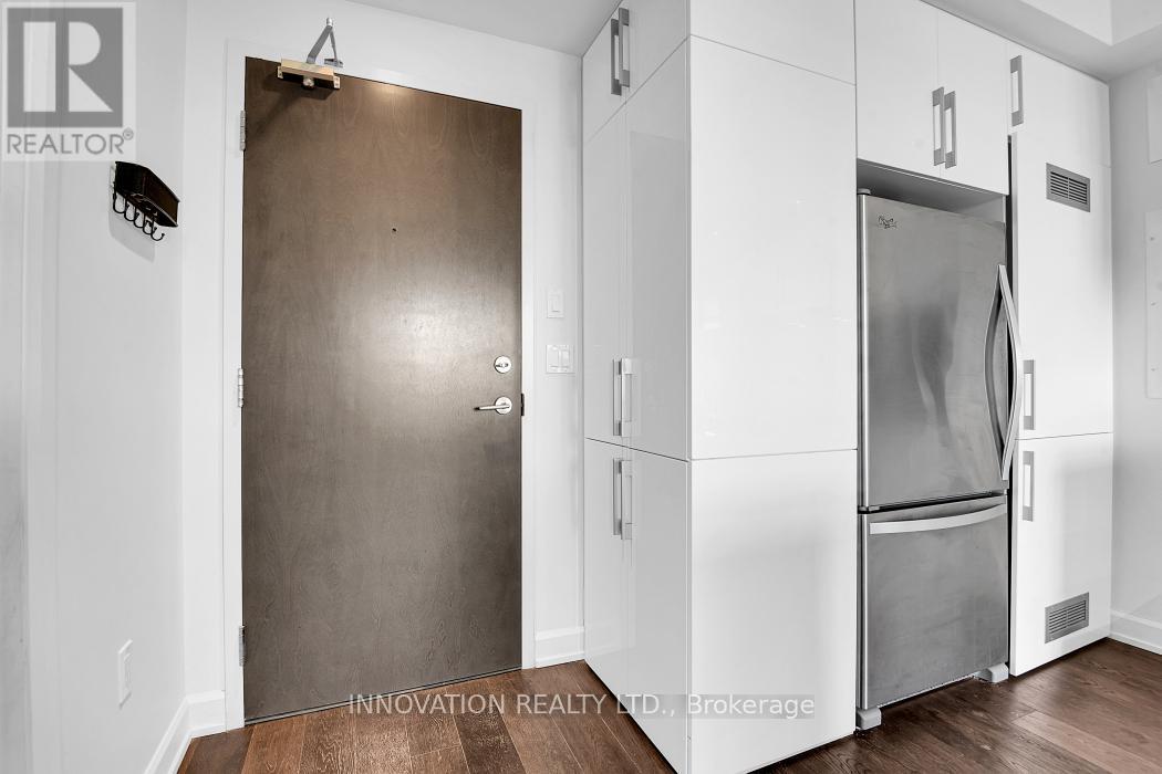410 - 10 Rosemount Avenue