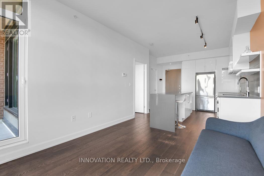 410 - 10 Rosemount Avenue