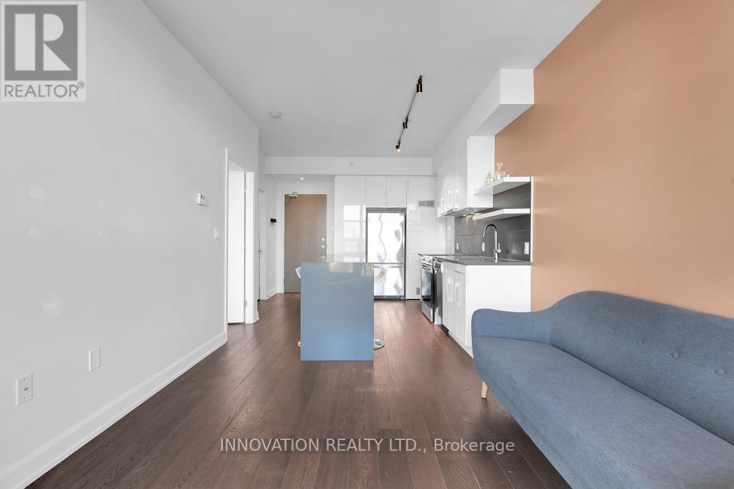 410 - 10 Rosemount Avenue