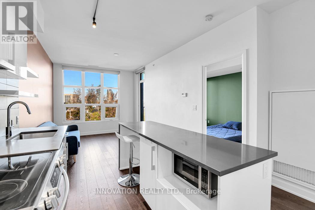 410 - 10 Rosemount Avenue