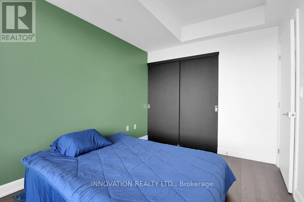 410 - 10 Rosemount Avenue