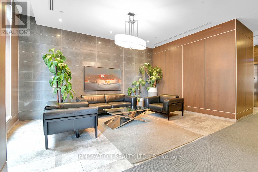 410 - 10 Rosemount Avenue