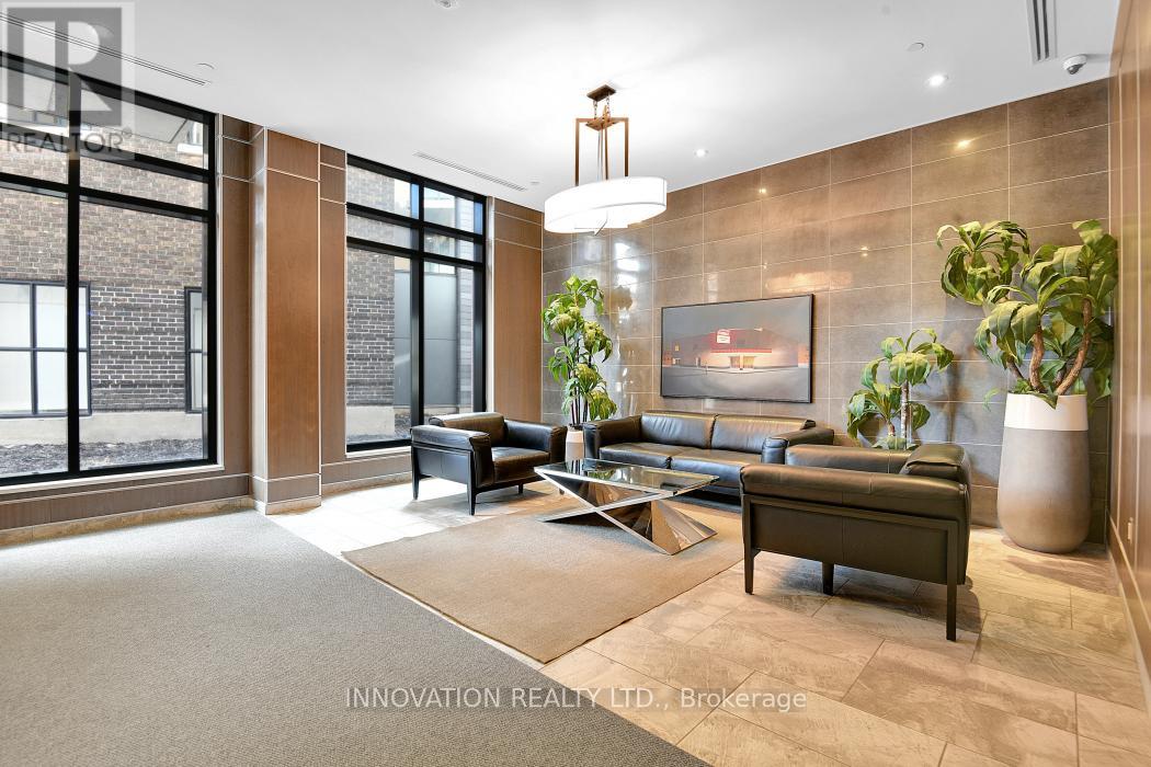 410 - 10 Rosemount Avenue