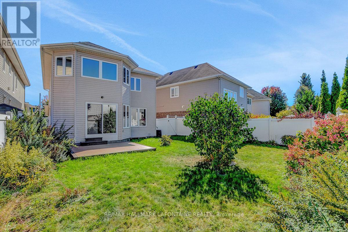 919 Scala Avenue