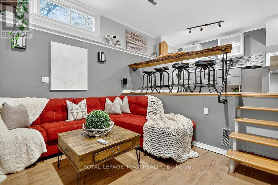 5664 South Island Park Drive