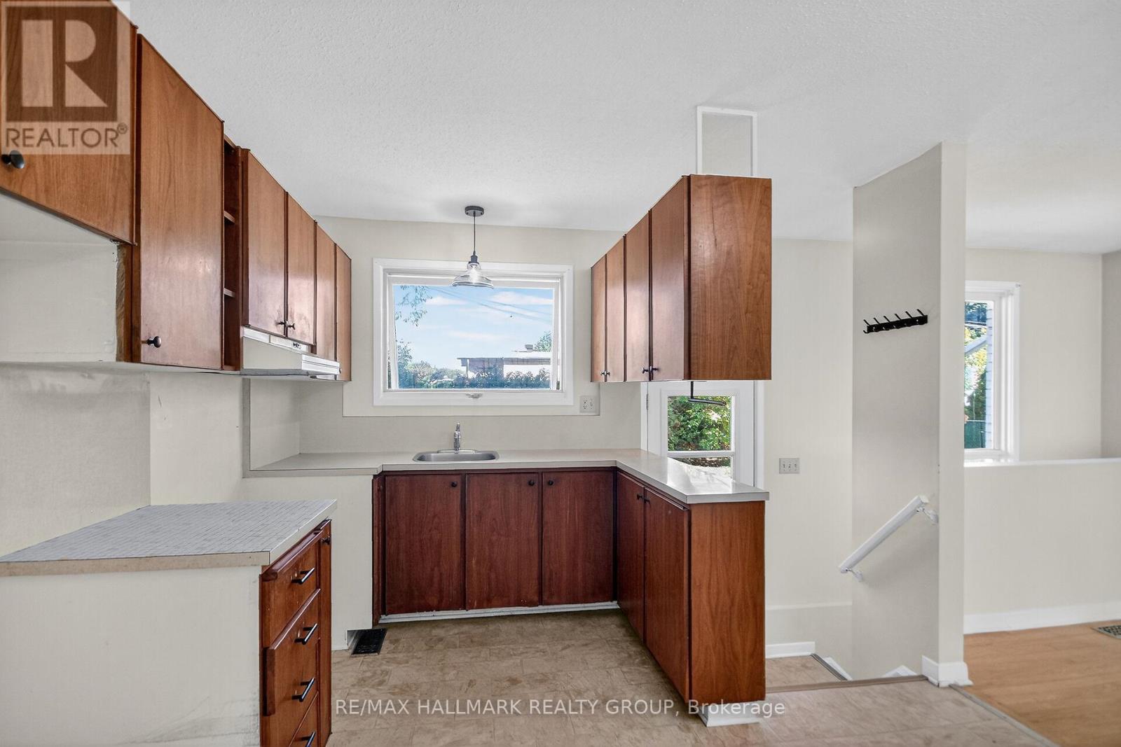 3 Sutton Place