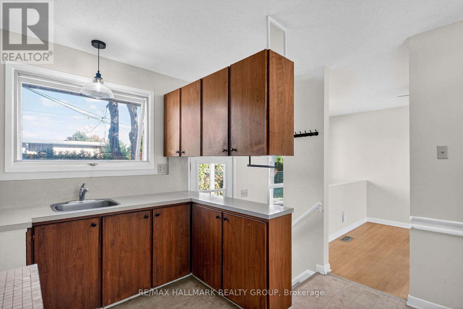 3 Sutton Place