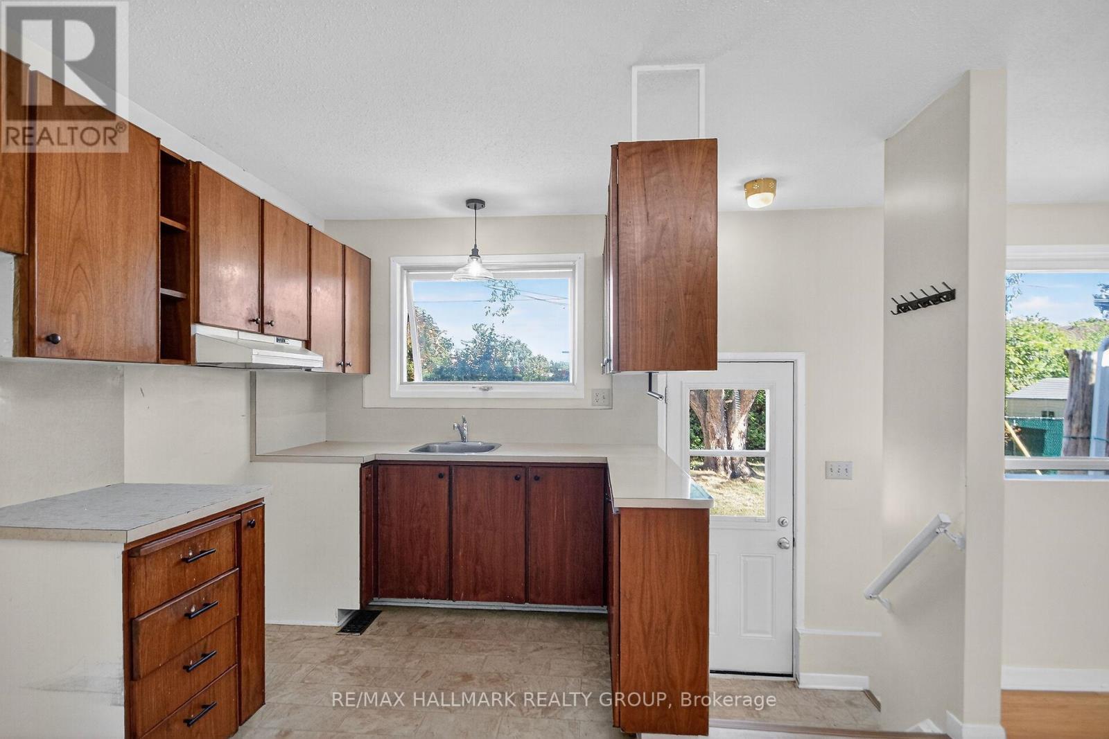 3 Sutton Place