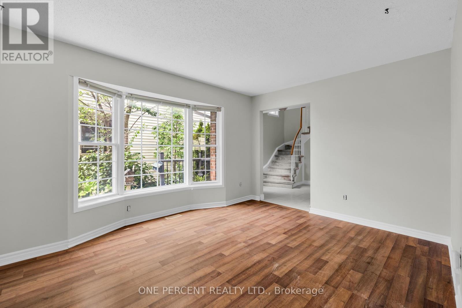 28 Chickasaw Crescent
