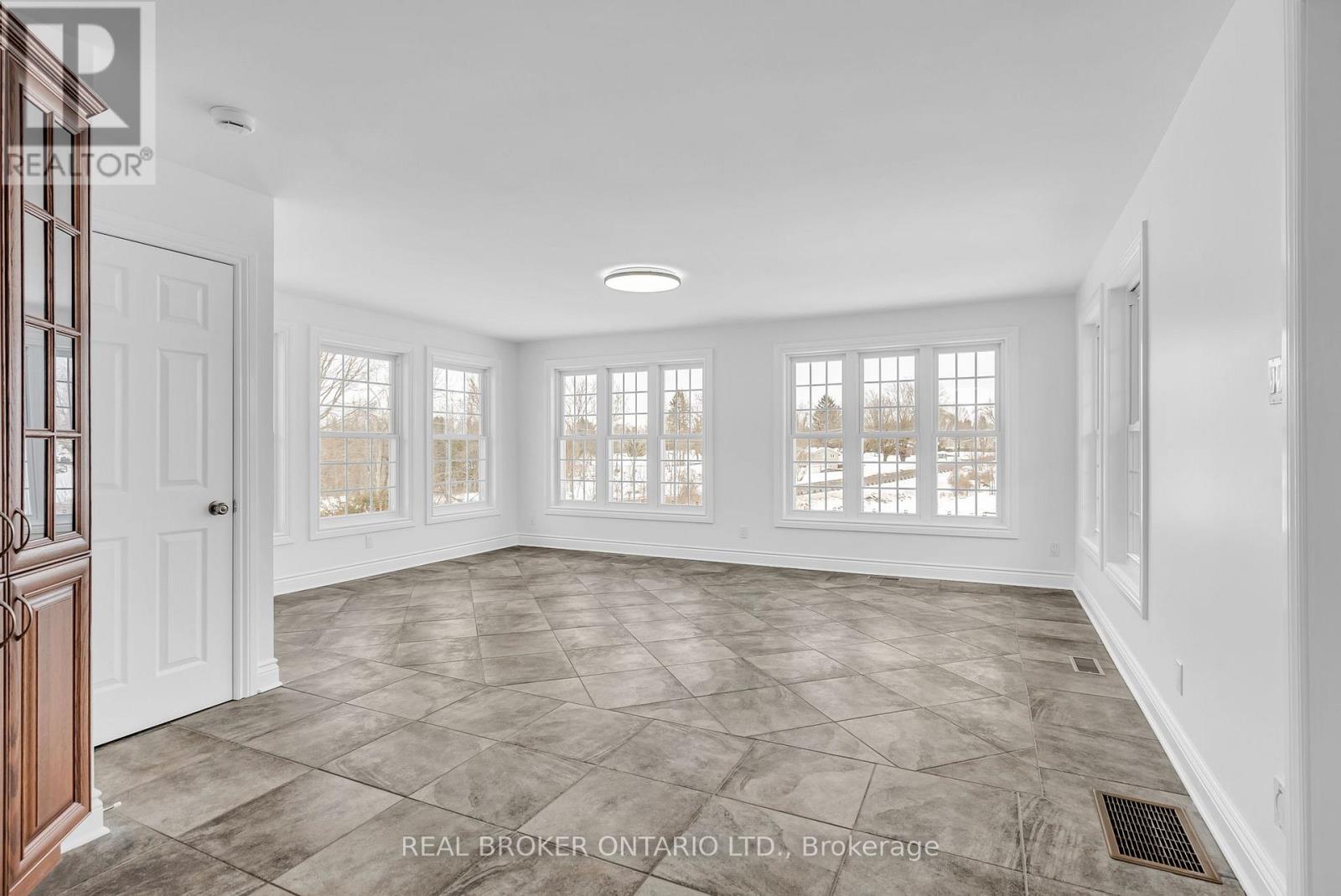 2486 County Rd 18 Concession