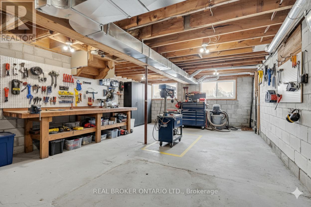 2486 County Rd 18 Concession