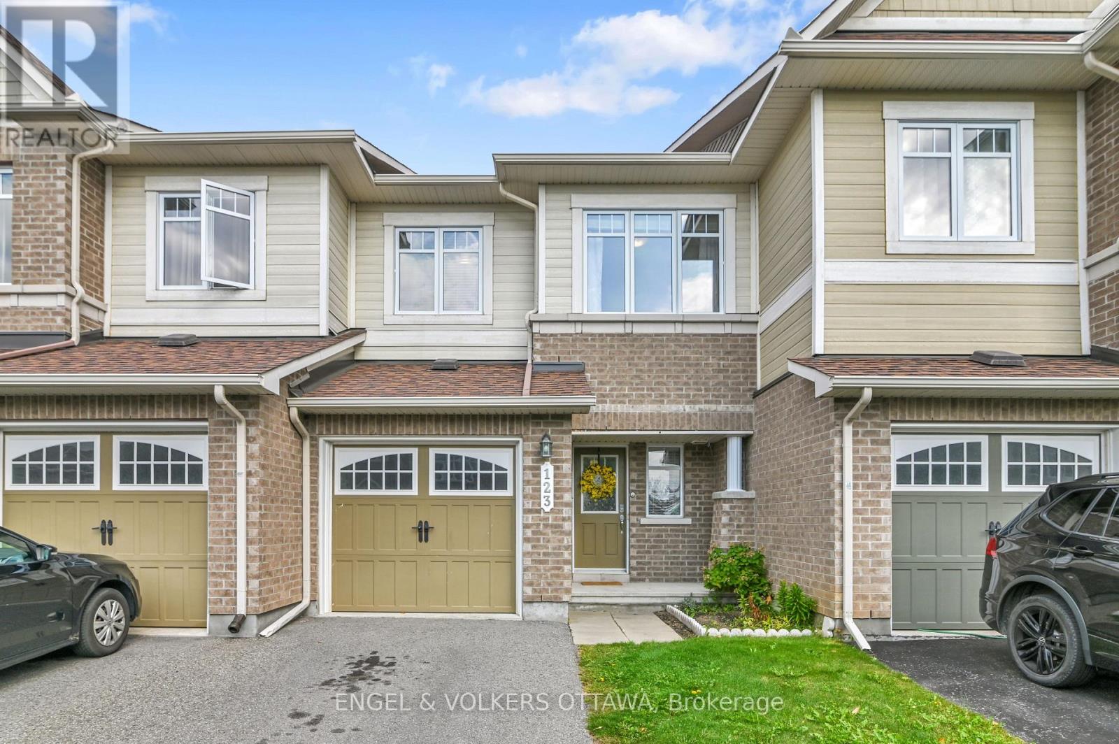 123 Waterfern Way