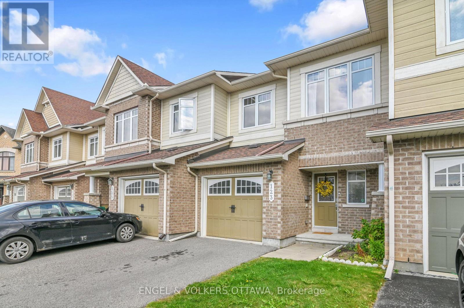 123 Waterfern Way