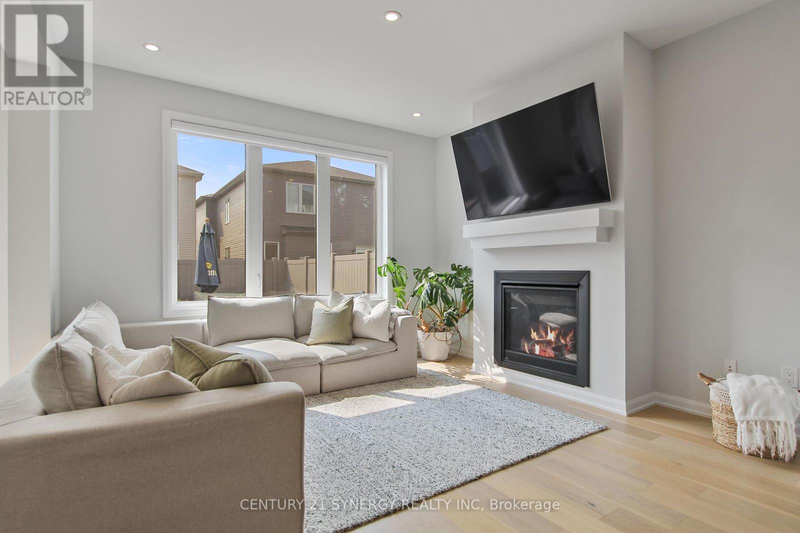 2104 Caltra Crescent
