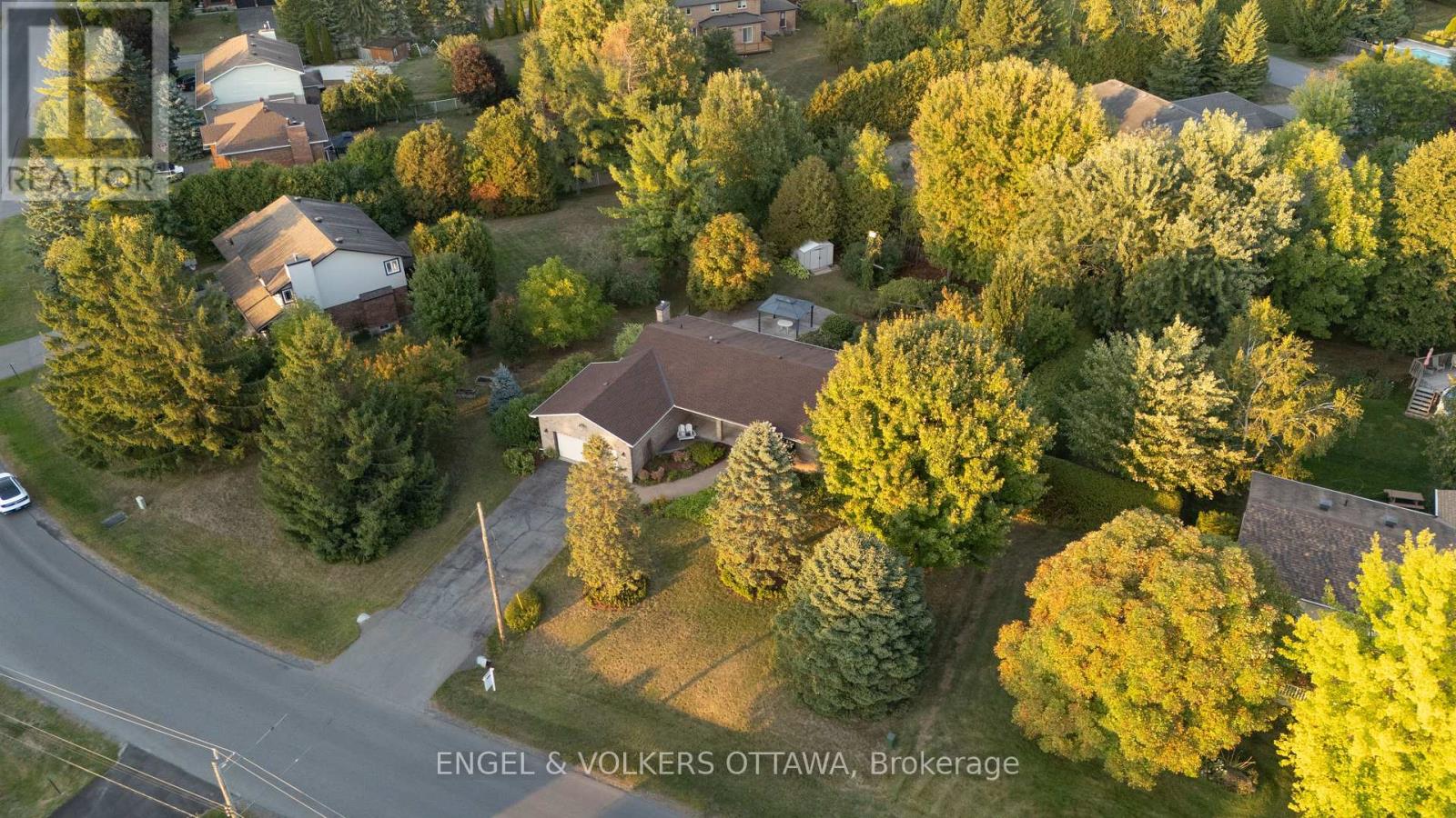 5233 Mclean Crescent