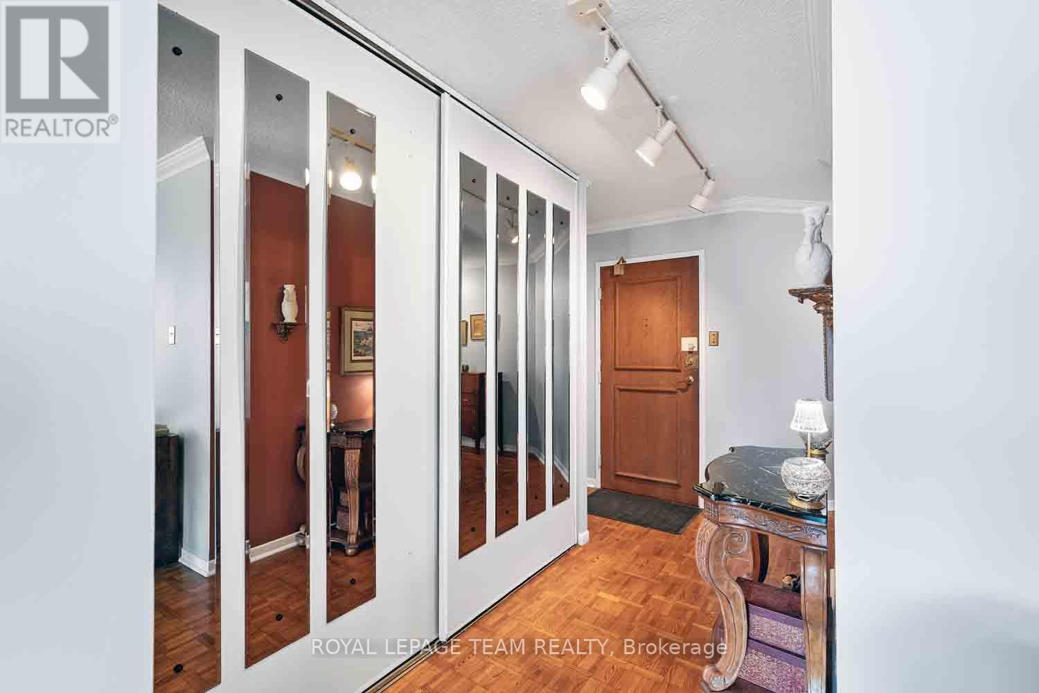 303 - 40 Arthur Street