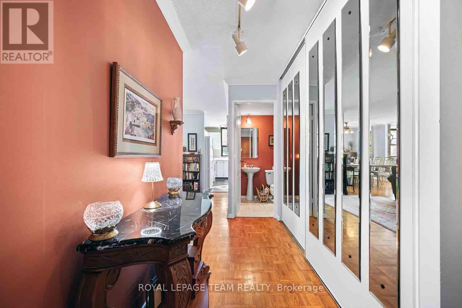 303 - 40 Arthur Street