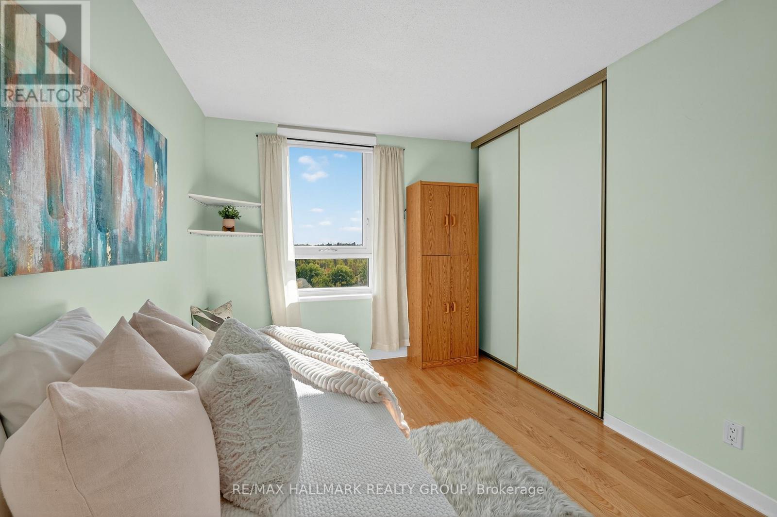 1207 - 80 Sandcastle Drive