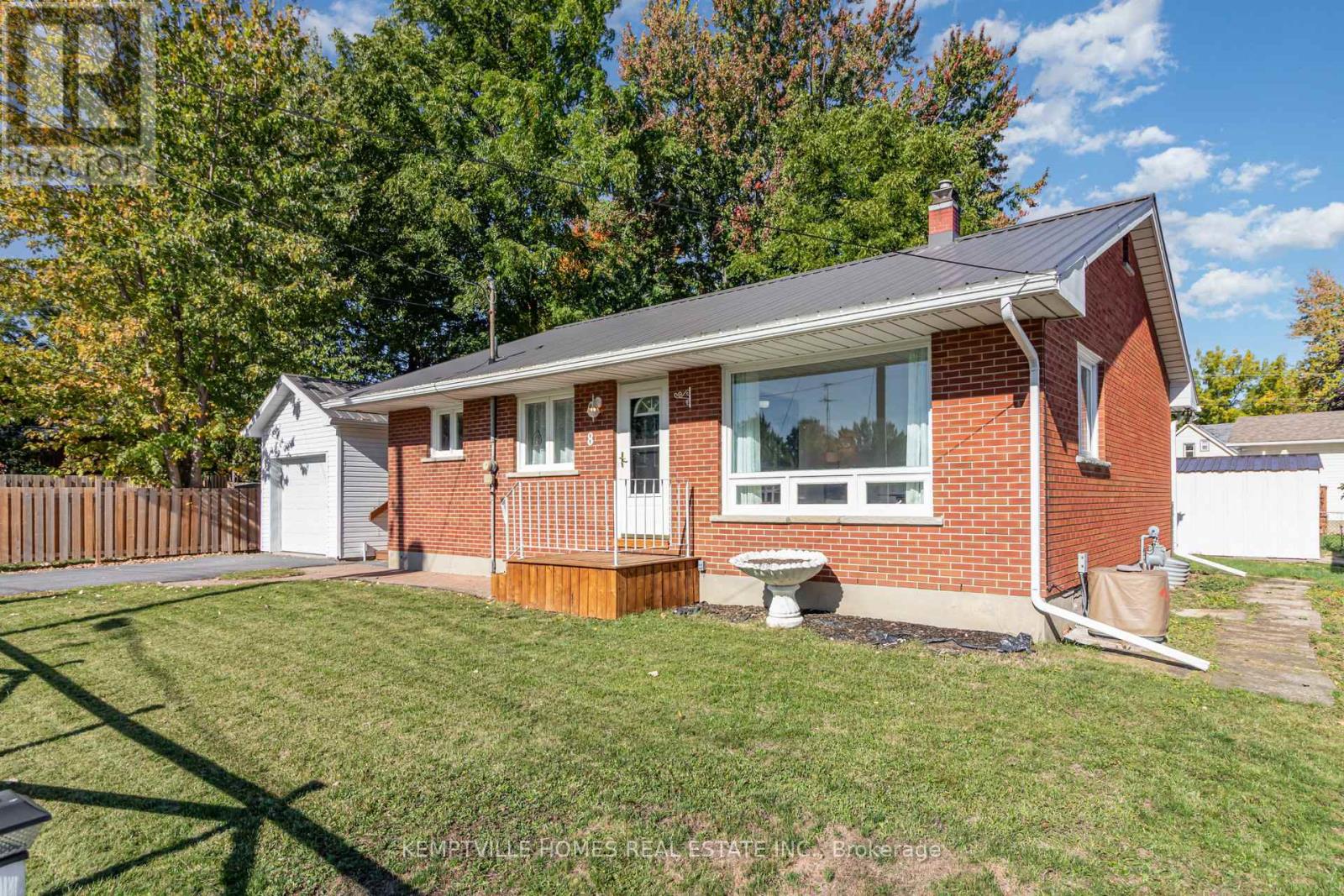 8 Gibson Lane