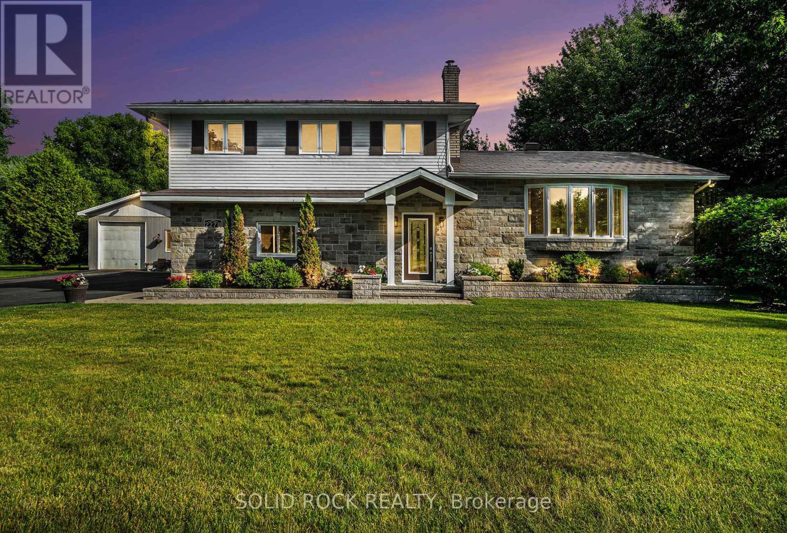 2278 Russland Road E