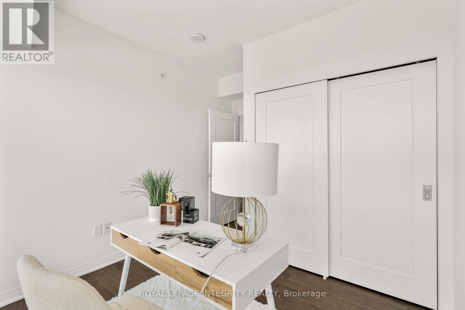 2902 - 805 Carling Avenue