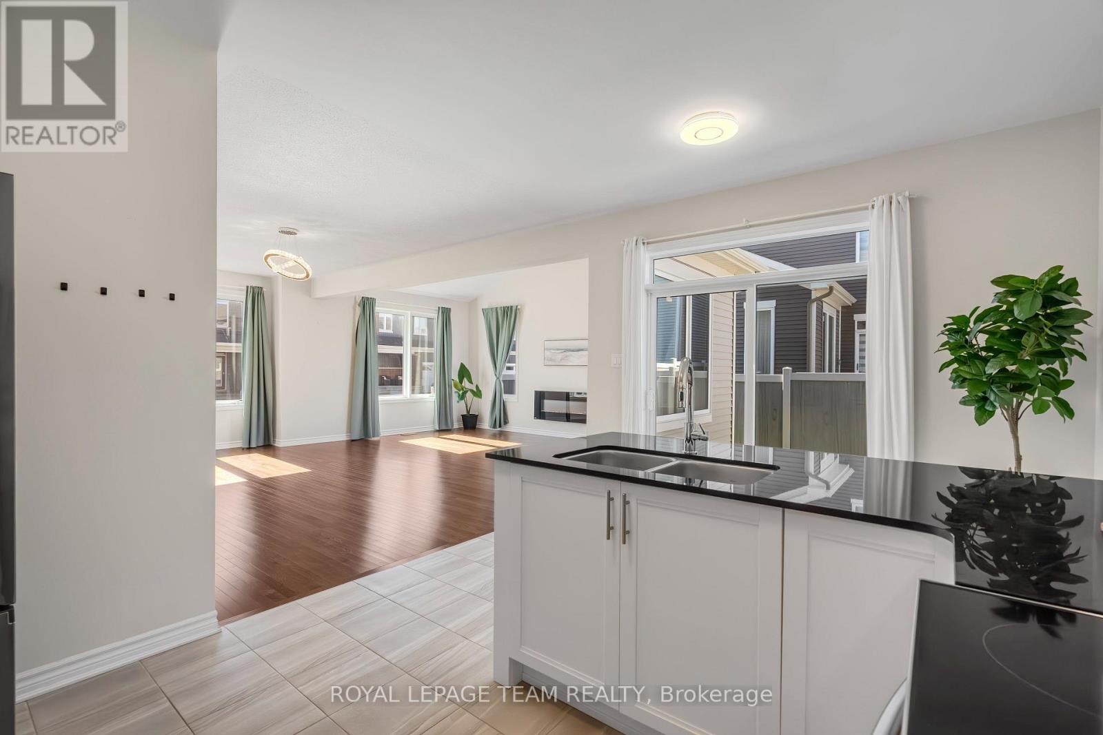 743 Vennecy Terrace