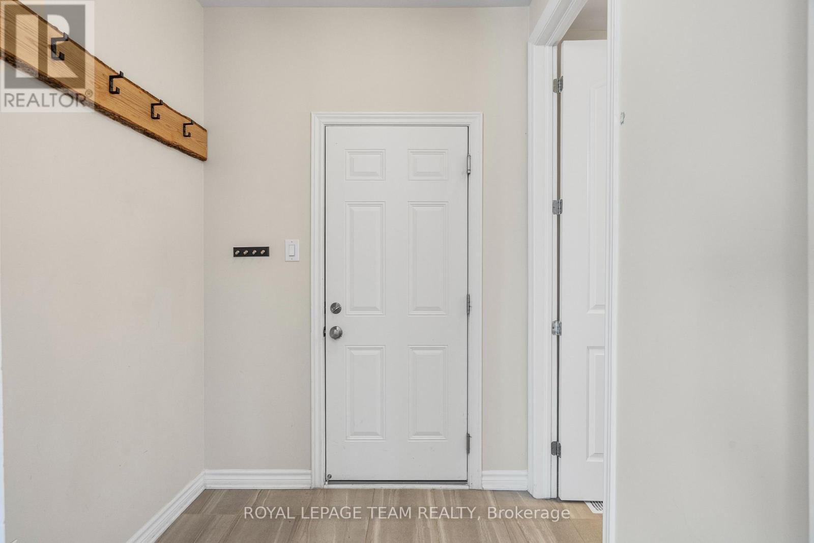 743 Vennecy Terrace
