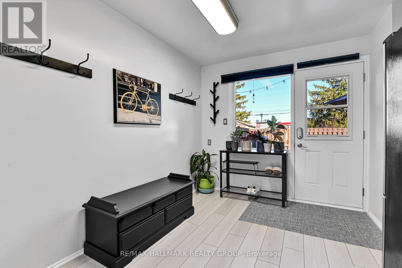 53 - 21 Midland Crescent