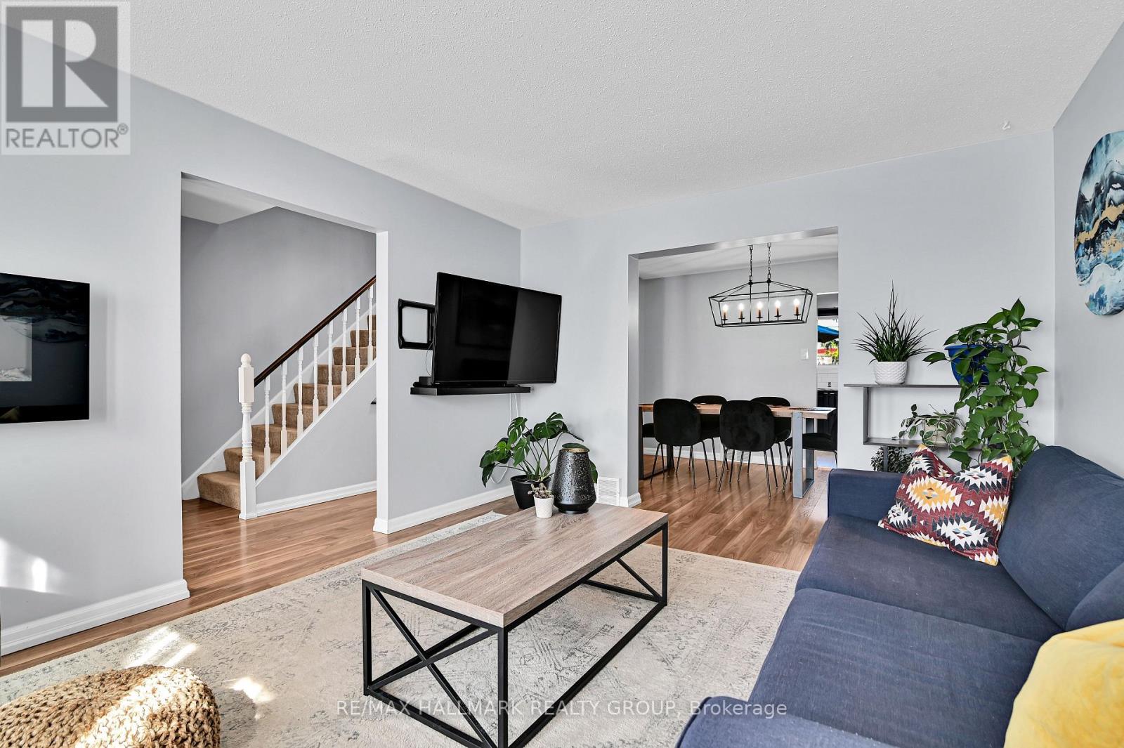 53 - 21 Midland Crescent