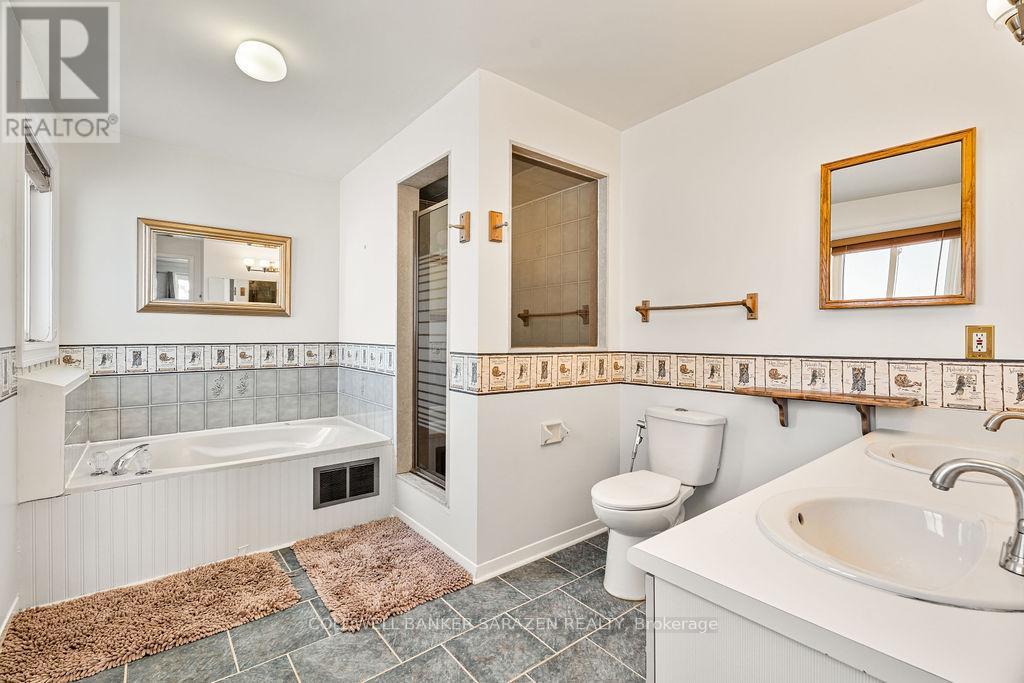 121 Topley Crescent