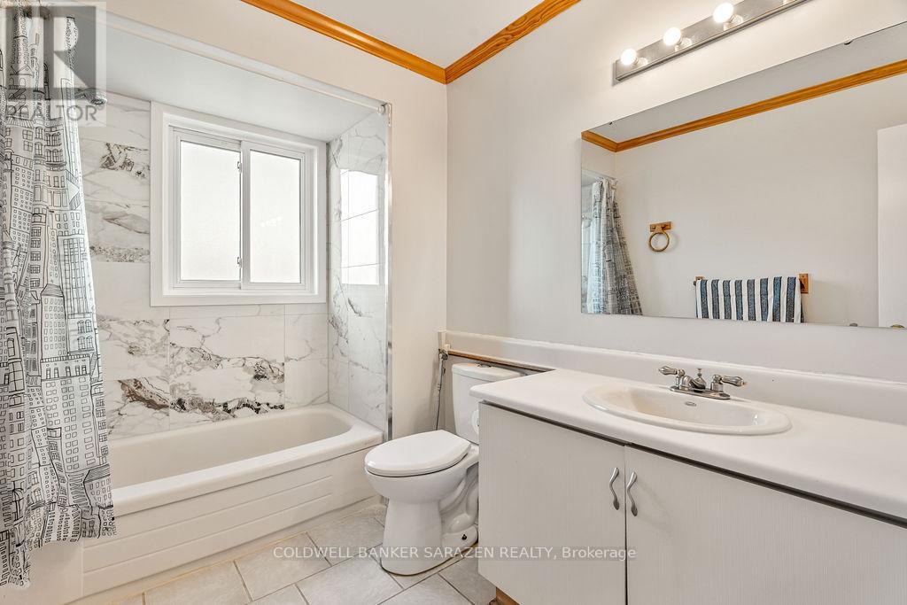 121 Topley Crescent