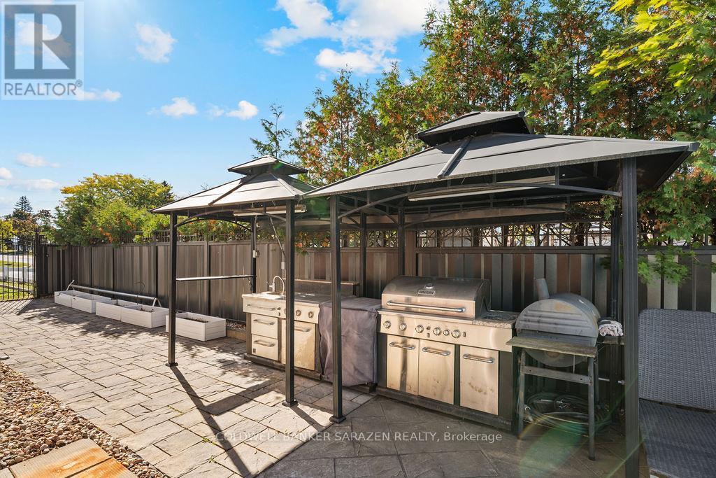 121 Topley Crescent