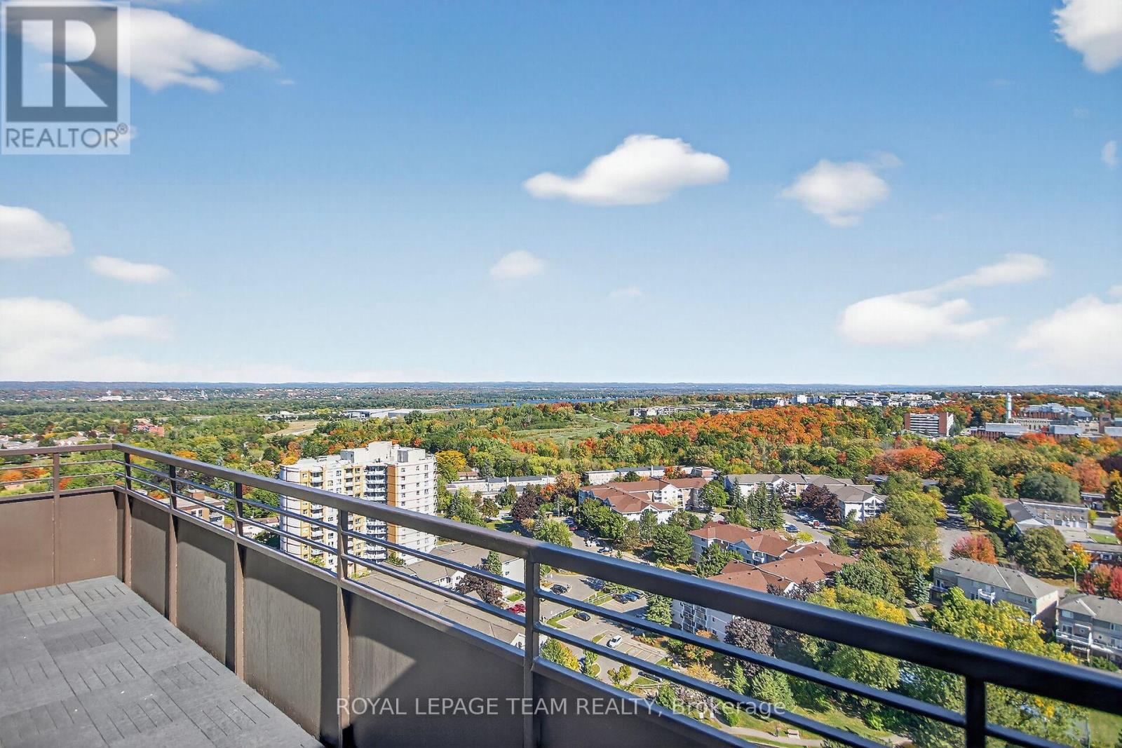 2509/2510 - 515 St Laurent Boulevard