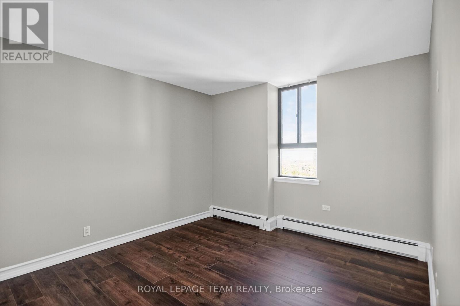2509/2510 - 515 St Laurent Boulevard