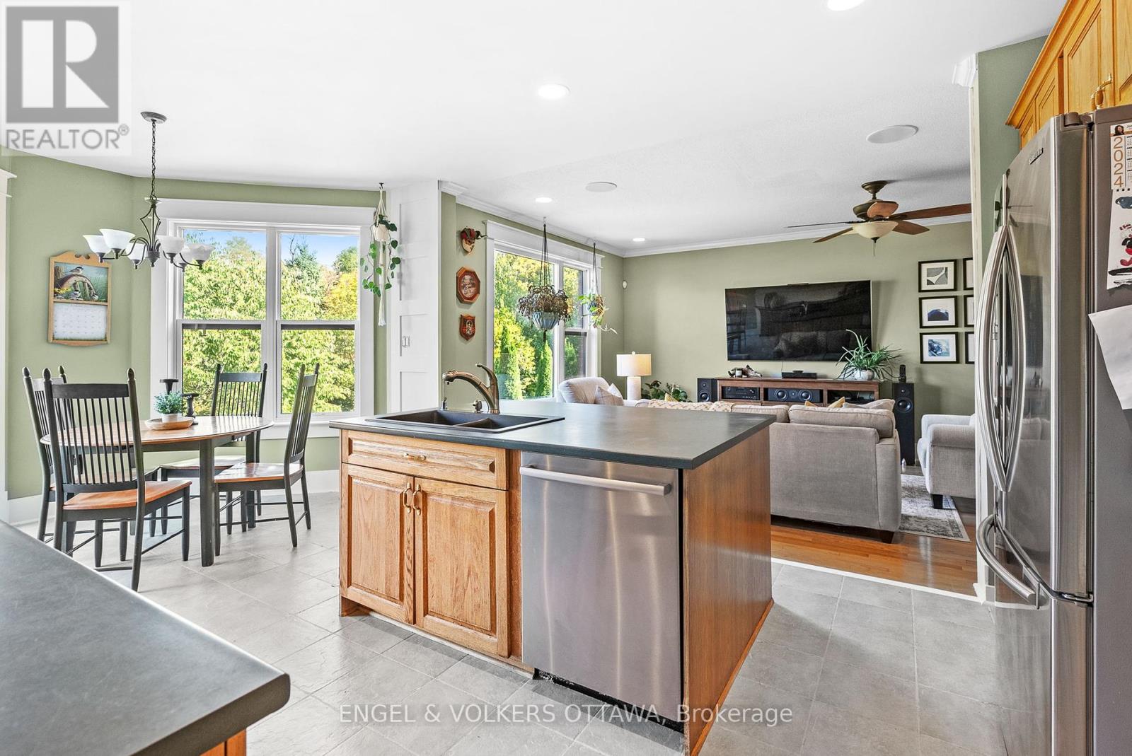 2139 Blue Willow Crescent