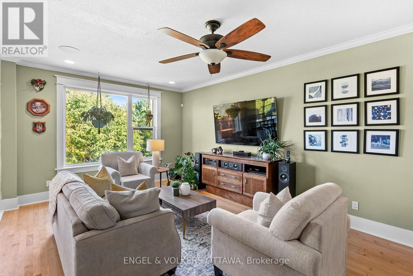 2139 Blue Willow Crescent